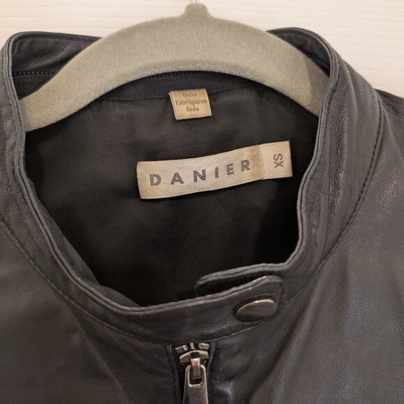 Danier Leather Jacket with removable hood lining - Picture 3 of 7